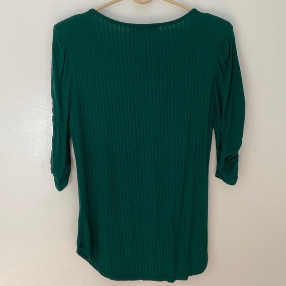 Almost Famous Green Knit Short Sleeve Blouse with Ruching Detail on Sleeves - Picture 7 of 9